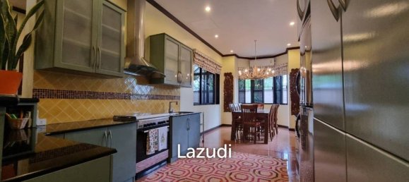 8 bedrooms Villa in Pattaya, Thailand No. 13252 8