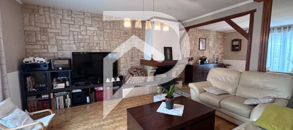 Casa de 4 dormitorios en Dammartin-en-Goele, France No. 163754 2