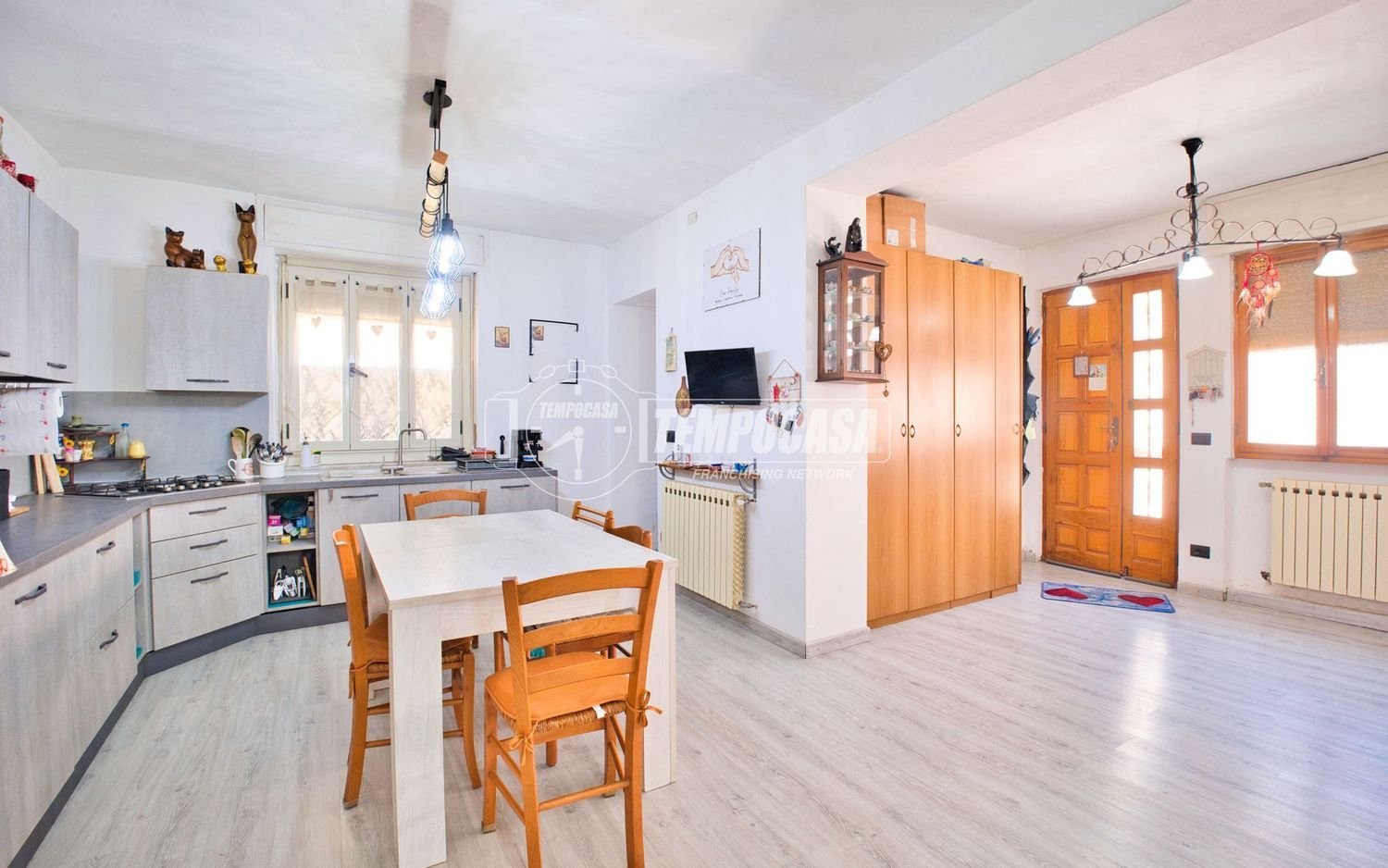 Casa de 3 habitaciónes en Caresana, Italy No. 279593