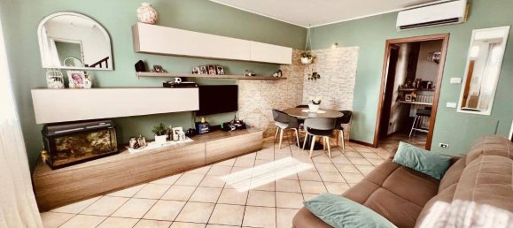 Casa T2 em Fornovo San Giovanni, Italy N.º 360382 11