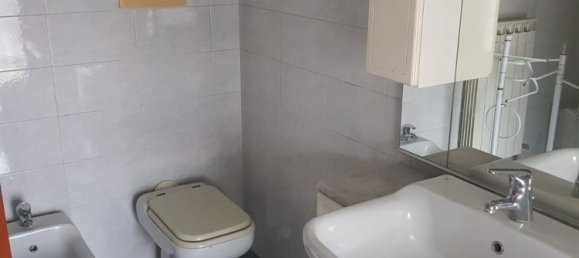 5 rooms Apartment in Cremona, Italy No. 236547 3