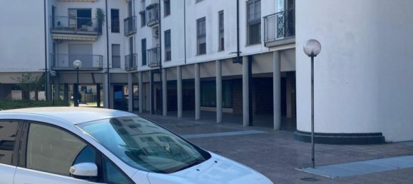 5 rooms Apartment in Cremona, Italy No. 236547 2