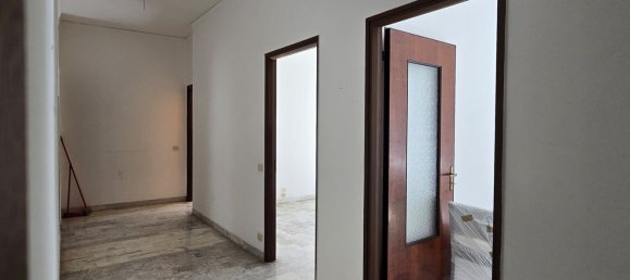 Квартира с 4 комнатами в Савона, Италия № 93082 11