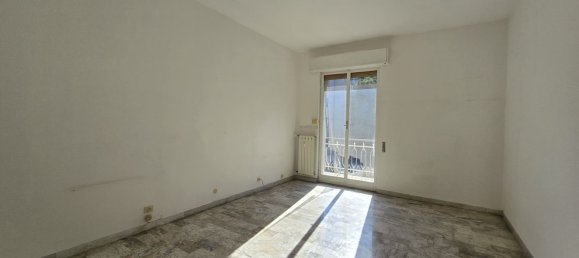 Квартира с 4 комнатами в Савона, Италия № 93082 24