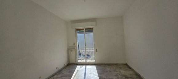 Квартира с 4 комнатами в Савона, Италия № 93082 22