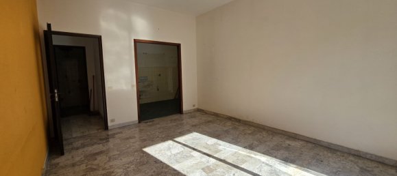 Квартира с 4 комнатами в Савона, Италия № 93082 16