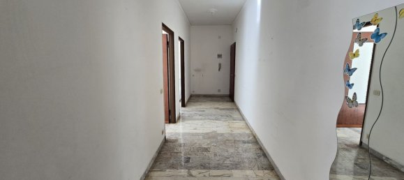 Квартира с 4 комнатами в Савона, Италия № 93082 13