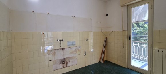 Квартира с 4 комнатами в Савона, Италия № 93082 17