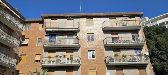 Квартира с 4 комнатами в Савона, Италия № 93082 2