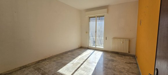 Квартира с 4 комнатами в Савона, Италия № 93082 15