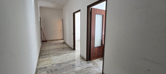 Квартира с 4 комнатами в Савона, Италия № 93082 14