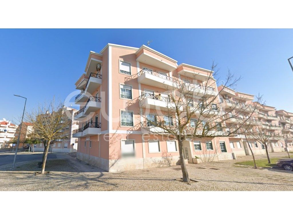 3 bedrooms Apartment in Samora Correia, Portugal No. 257981