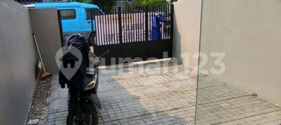 3 bedrooms House in Jakarta, Indonesia No. 2001 3