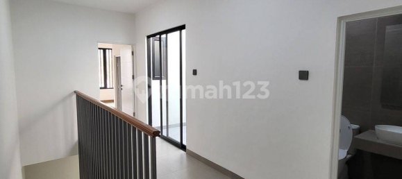 3 bedrooms House in Jakarta, Indonesia No. 2001 26