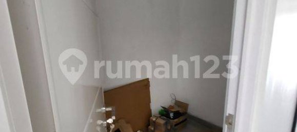 3 bedrooms House in Jakarta, Indonesia No. 2001 16