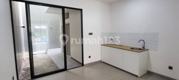 3 bedrooms House in Jakarta, Indonesia No. 2001 8