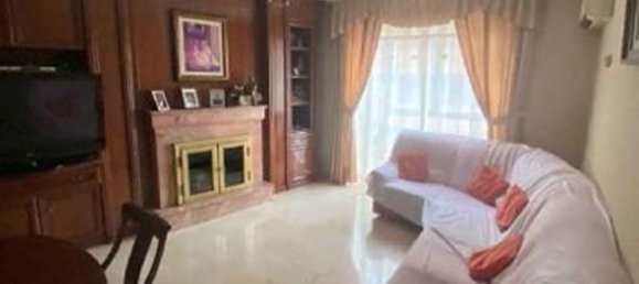 4 bedrooms Apartment in Reus, Spain No. 154597 2