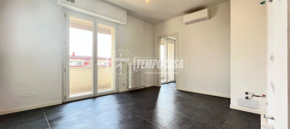 1 chambre Appartement à Milan, Italy No. 248315 11