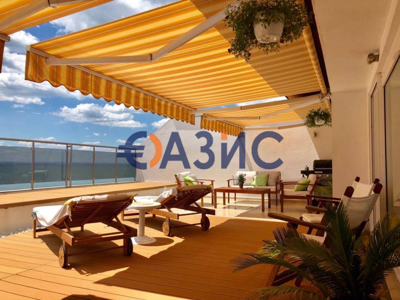 Квартира с 4 спальнями в Поморие, Болгария № 919