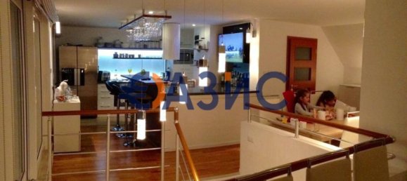 Квартира с 4 спальнями в Поморие, Болгария № 919 5