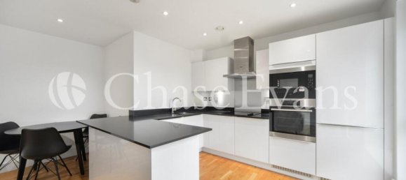 1 bedroom Apartment in Poplar, United Kingdom No. 4372 2