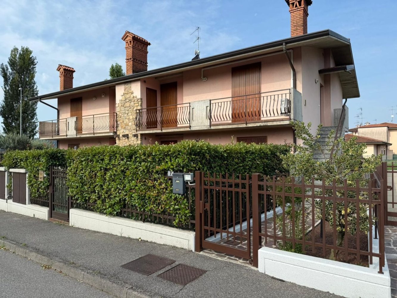 3 bedrooms Apartment in San Paolo d'Argon, Italy No. 393952