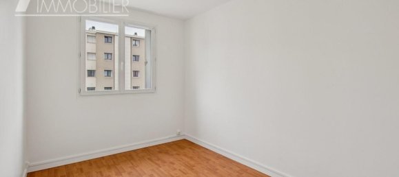 3 bedrooms Apartment in Bois-d'Arcy, France No. 296054 7