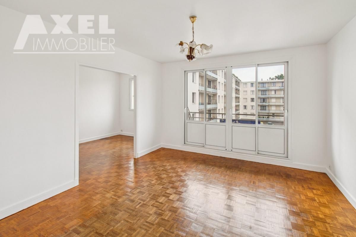 3 bedrooms Apartment in Bois-d'Arcy, France No. 296054