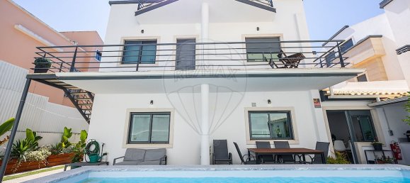 5 غرف نوم منزل في Almada, Portugal رقم 16147 20