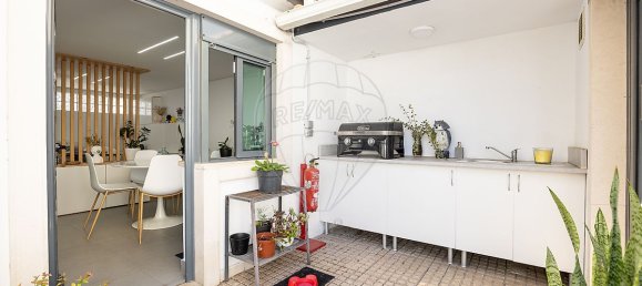 5 غرف نوم منزل في Almada, Portugal رقم 16147 16