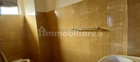 Дом с 4 спальнями в Розолини, Италия № 352789 17