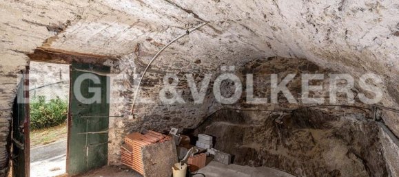 Дом с 8 комнатами в Кремия, Италия № 106339 30