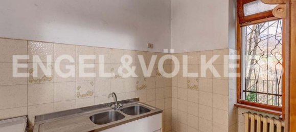 Дом с 8 комнатами в Кремия, Италия № 106339 25