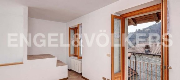 Дом с 8 комнатами в Кремия, Италия № 106339 10