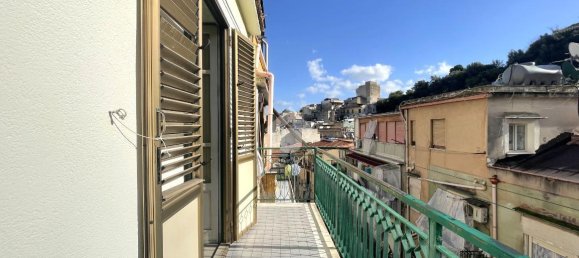 3 rooms Apartment in Palermo, Italy No. 137272 4