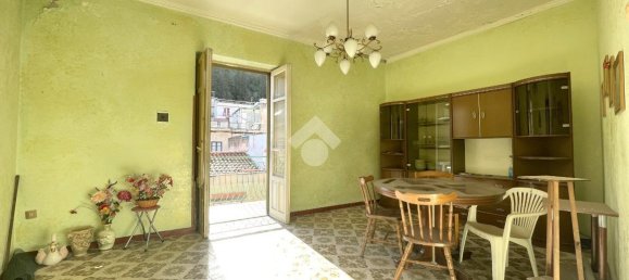 3 rooms Apartment in Palermo, Italy No. 137272 2