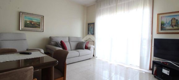 5 bedrooms Apartment in Pescara, Italy No. 148713 5