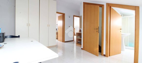 5 bedrooms Apartment in Pescara, Italy No. 148713 16