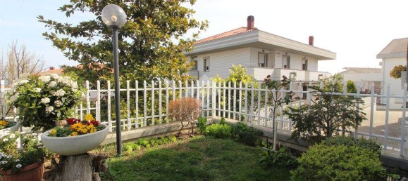 5 bedrooms Apartment in Pescara, Italy No. 148713 2