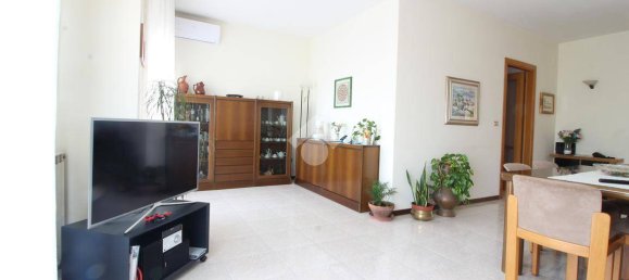 5 bedrooms Apartment in Pescara, Italy No. 148713 4