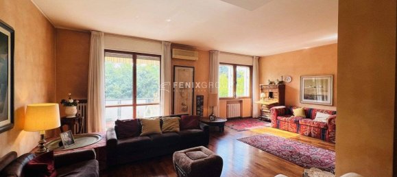 3 bedrooms Apartment in Padua, Italy No. 270917 2