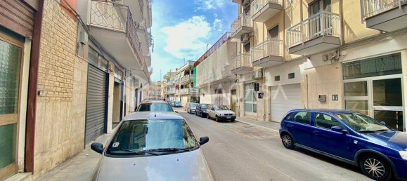 Propiedad comercial de 1 habitación en Bitonto, Italy No. 20750 8