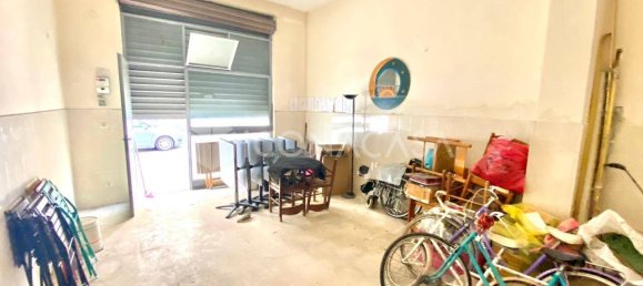 Propiedad comercial de 1 habitación en Bitonto, Italy No. 20750 2