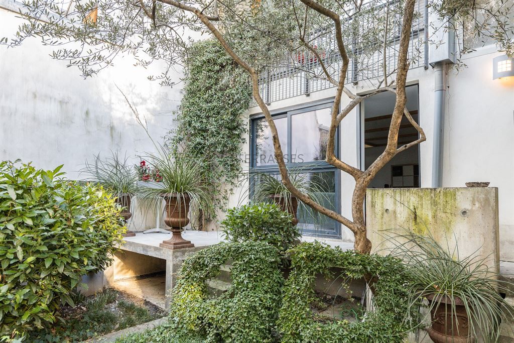 1 bedroom Duplex in Paris, France No. 137175