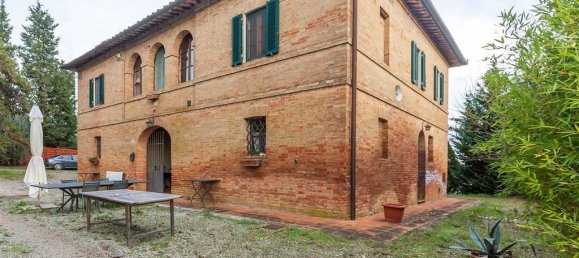 13 rooms House in Siena, Italy No. 111104 2