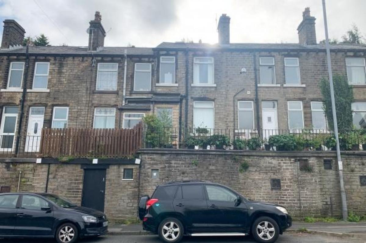 2 bedrooms House in Huddersfield, United Kingdom No. 183