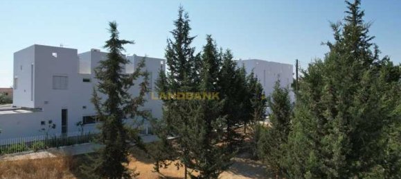 Propiedad comercial de 4 dormitorios en Geri, Cyprus No. 81273 6