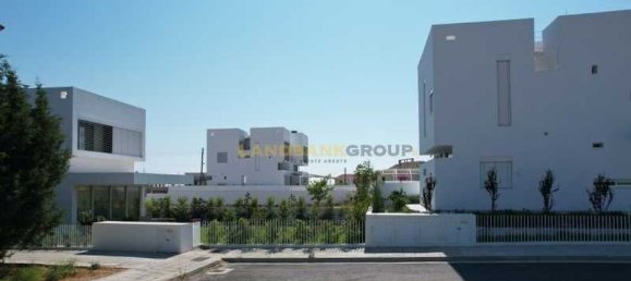 Propiedad comercial de 4 dormitorios en Geri, Cyprus No. 81273 2