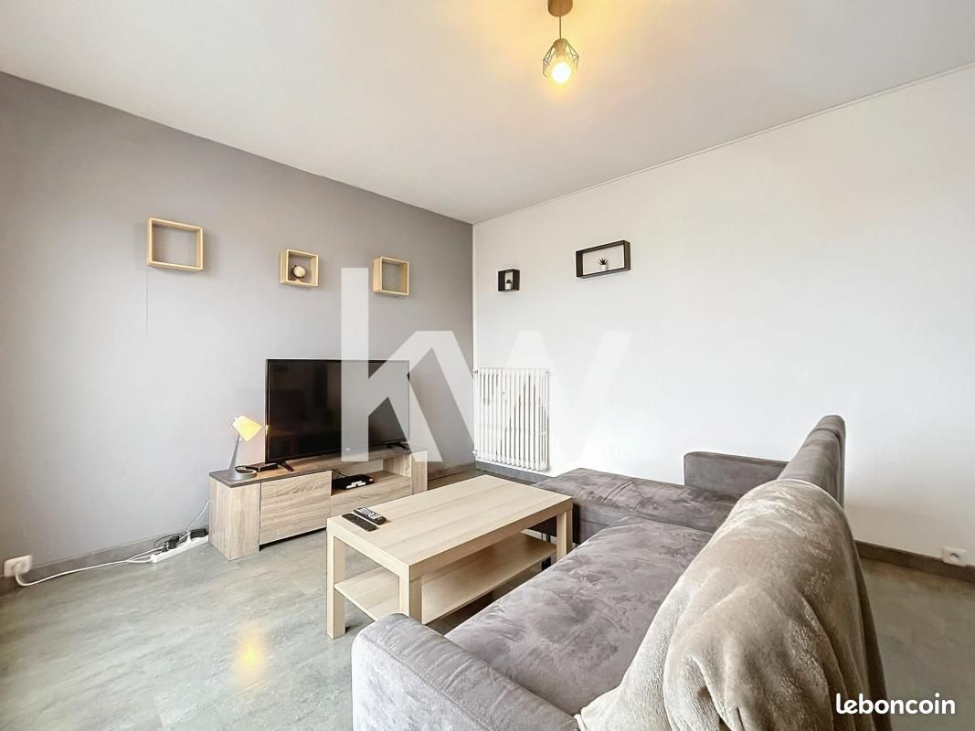 3 chambres Appartement à Reims, France No. 42945