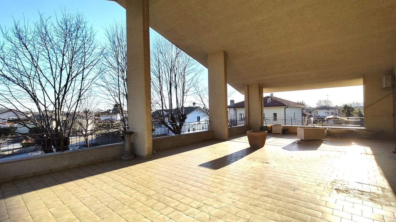 5غرفة شقة في Udine, Italy رقم 18152